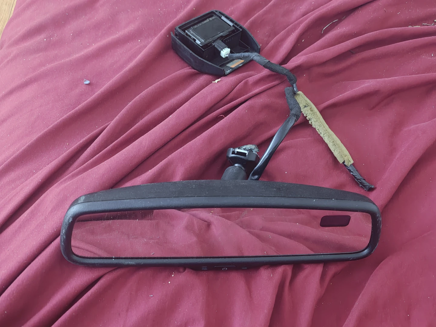 Auto-dimming Rearview Mirror