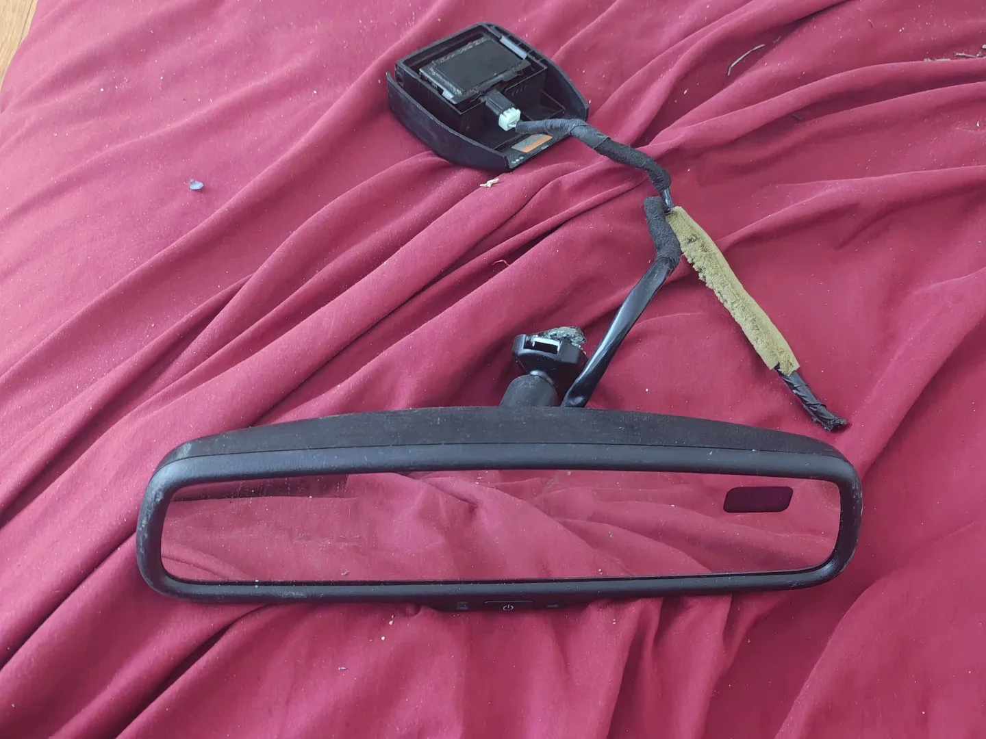 Auto-dimming Rearview Mirror