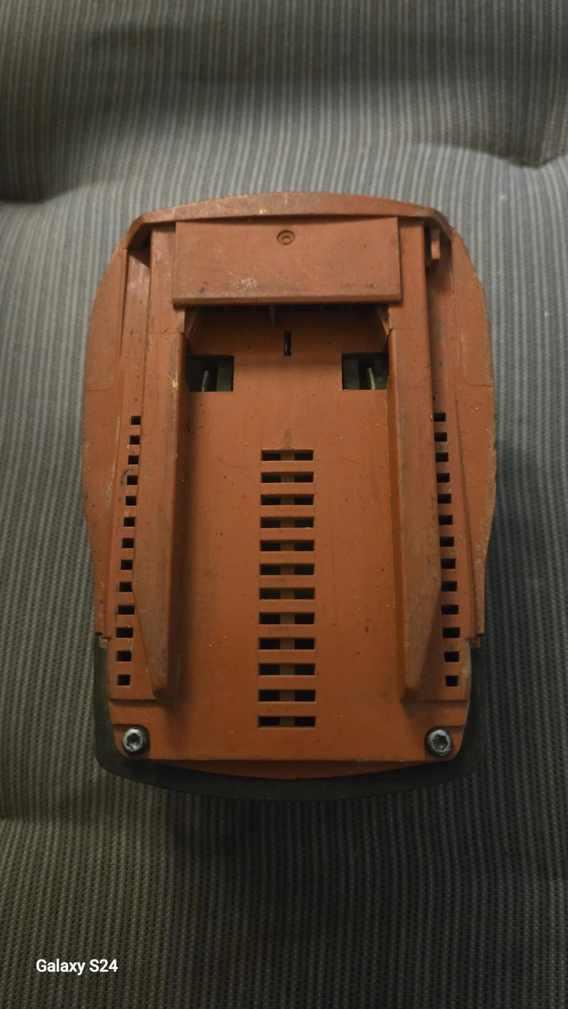 Hilti 18+ Volt Li-Ion 3.3 Ah Battery - photo 3