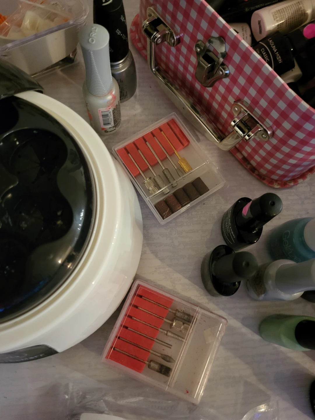 All manicures and pedicures equipments. - photo 3