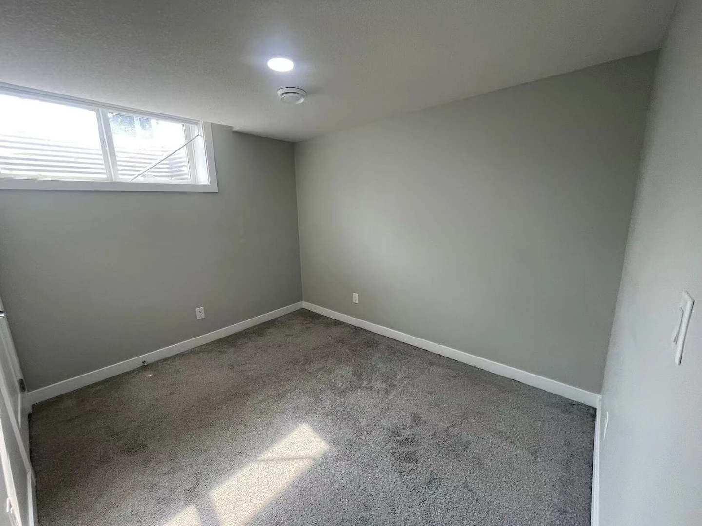 Renting beautiful basement - photo 4