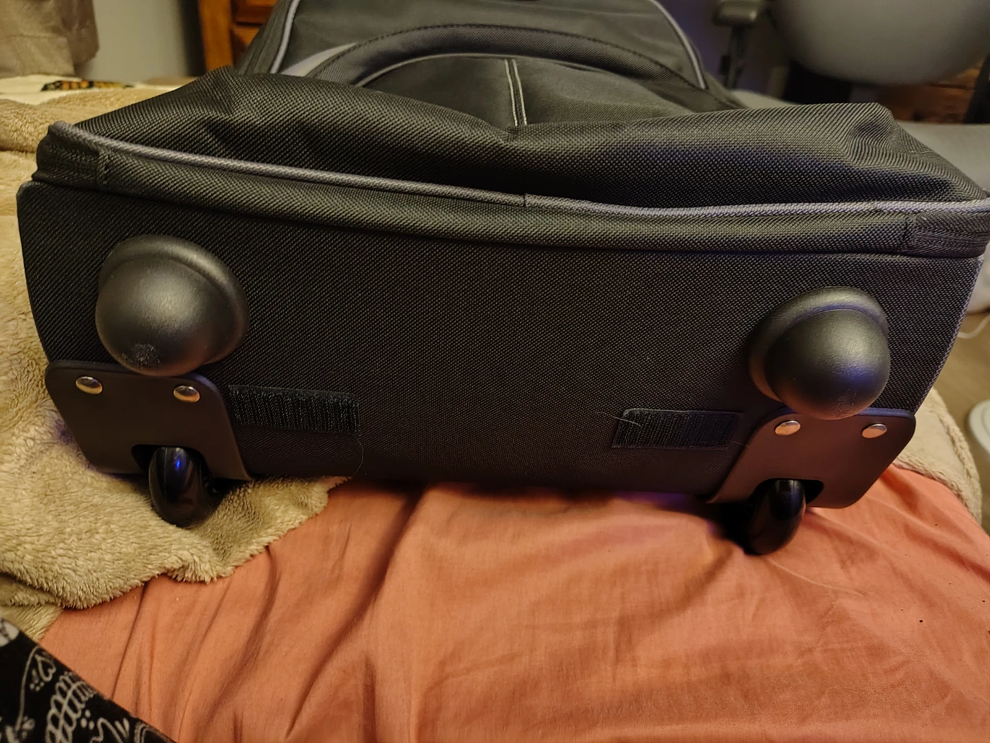 Rolling black backpack - photo 2