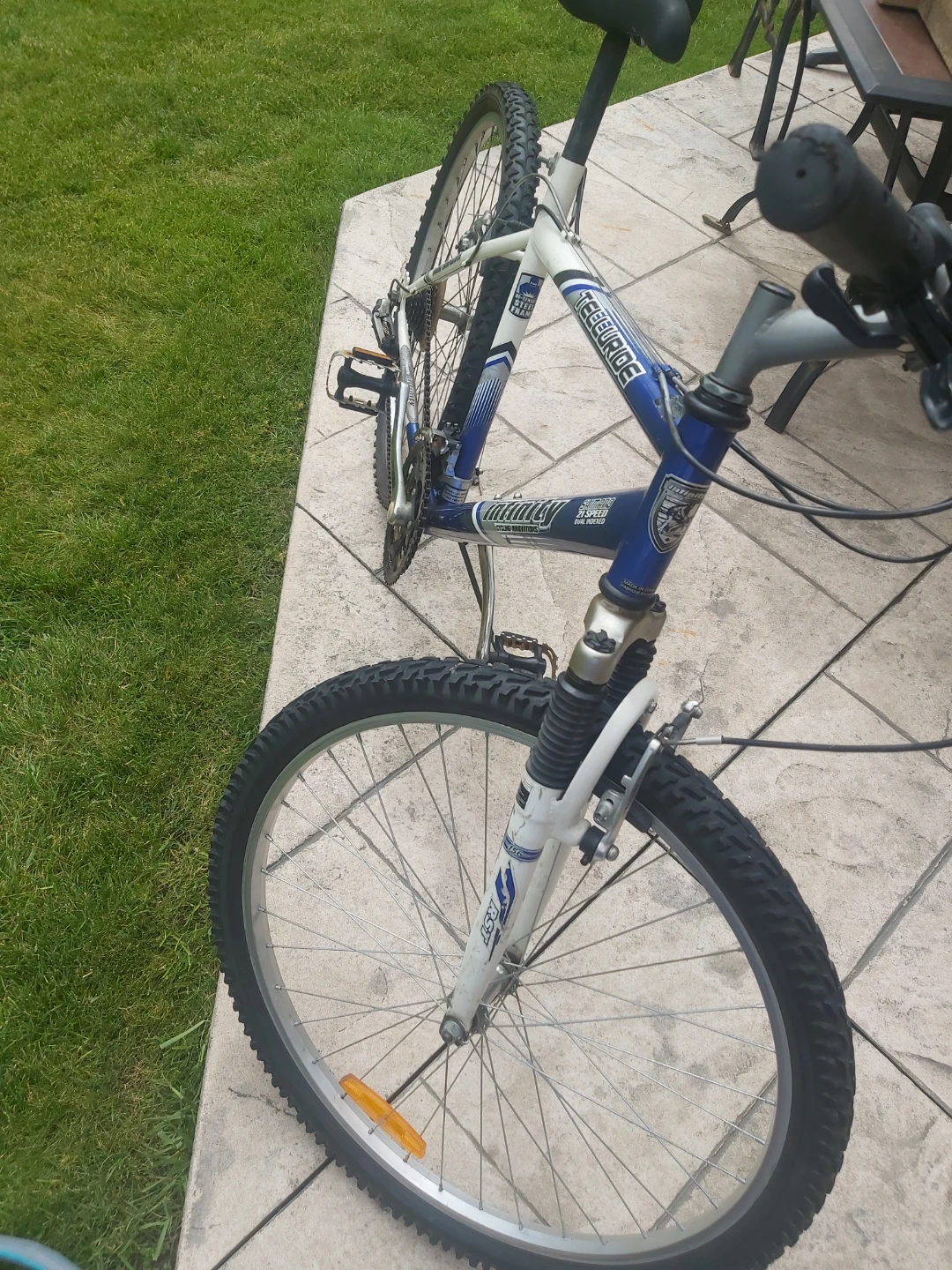 Infinity Mountain Bike - 21 Speed - photo 5