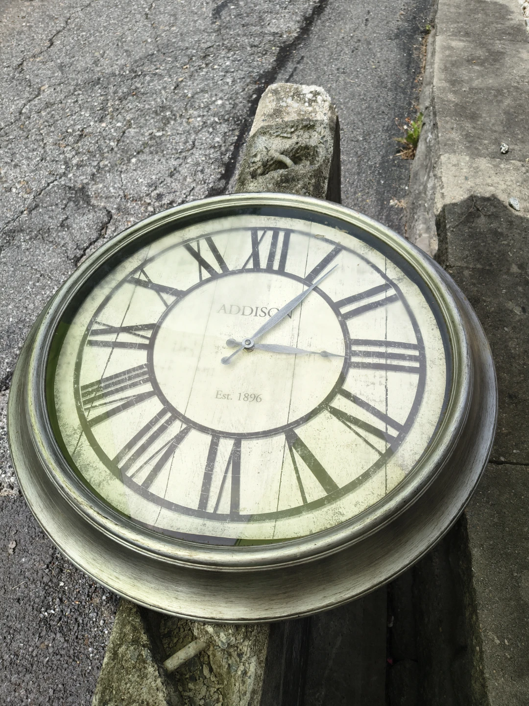 Wall clock Allison