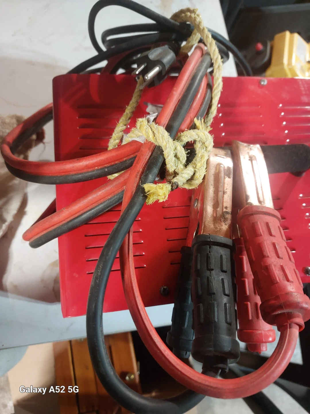 POWER FIST 12 VOLT AUTOMATIC BATTERY CHARGER &  STARTER - photo 2