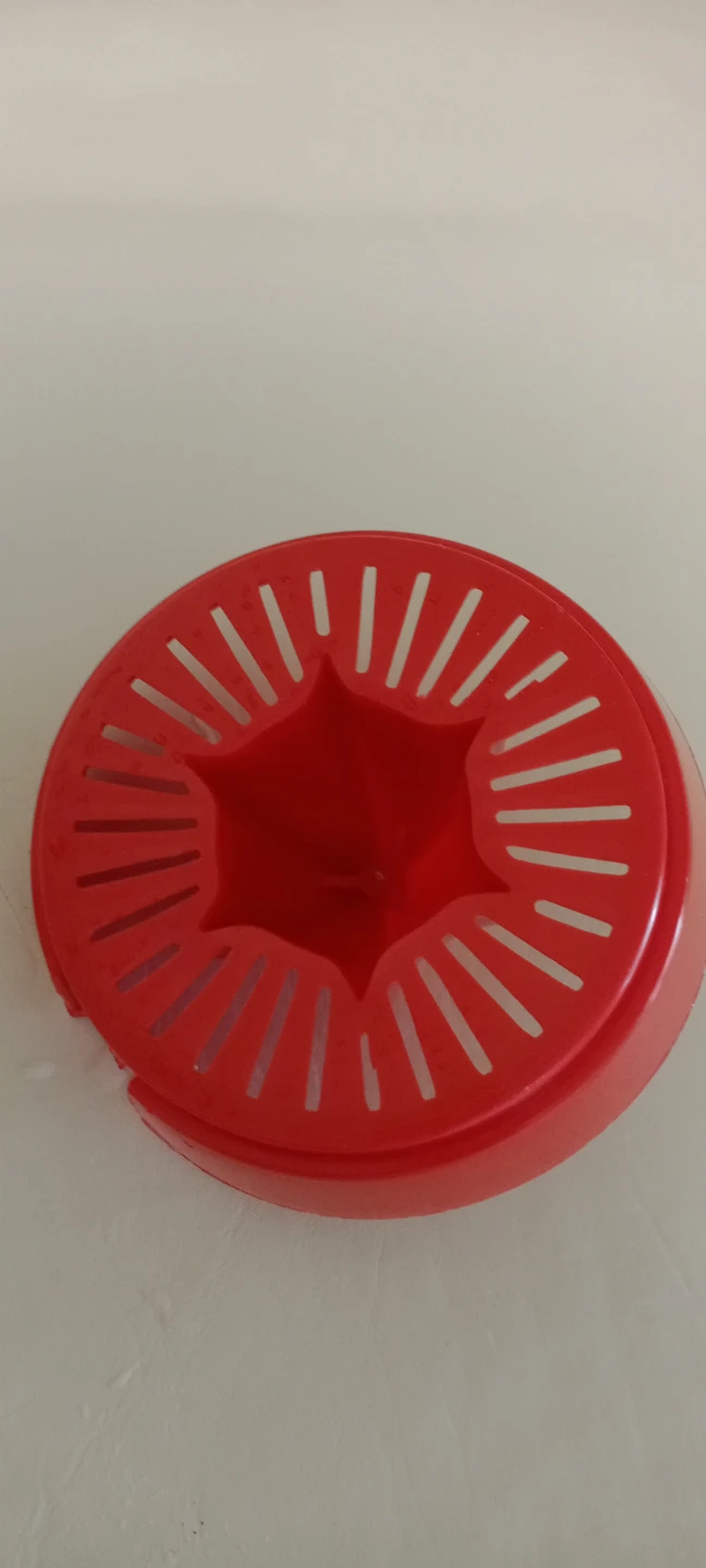 Red Citrus Juicer - photo 2