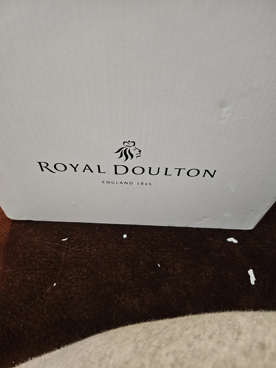 Royal Doulton Christmas Scene Figurine - photo 2
