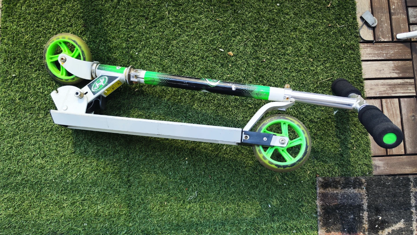 Halo Folding Scooter - Green - photo 3