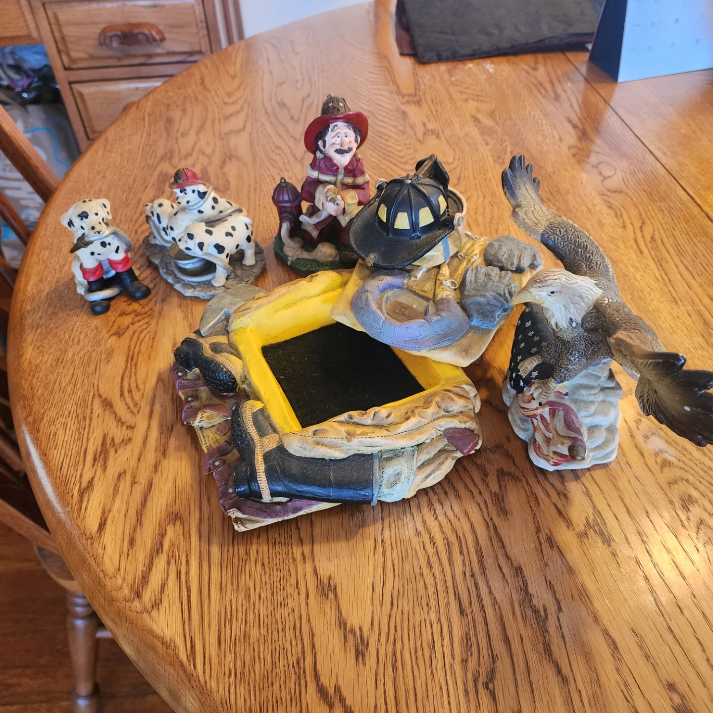 Figurine Collection: Firefighter, Dalmatians, Eagle - photo 2