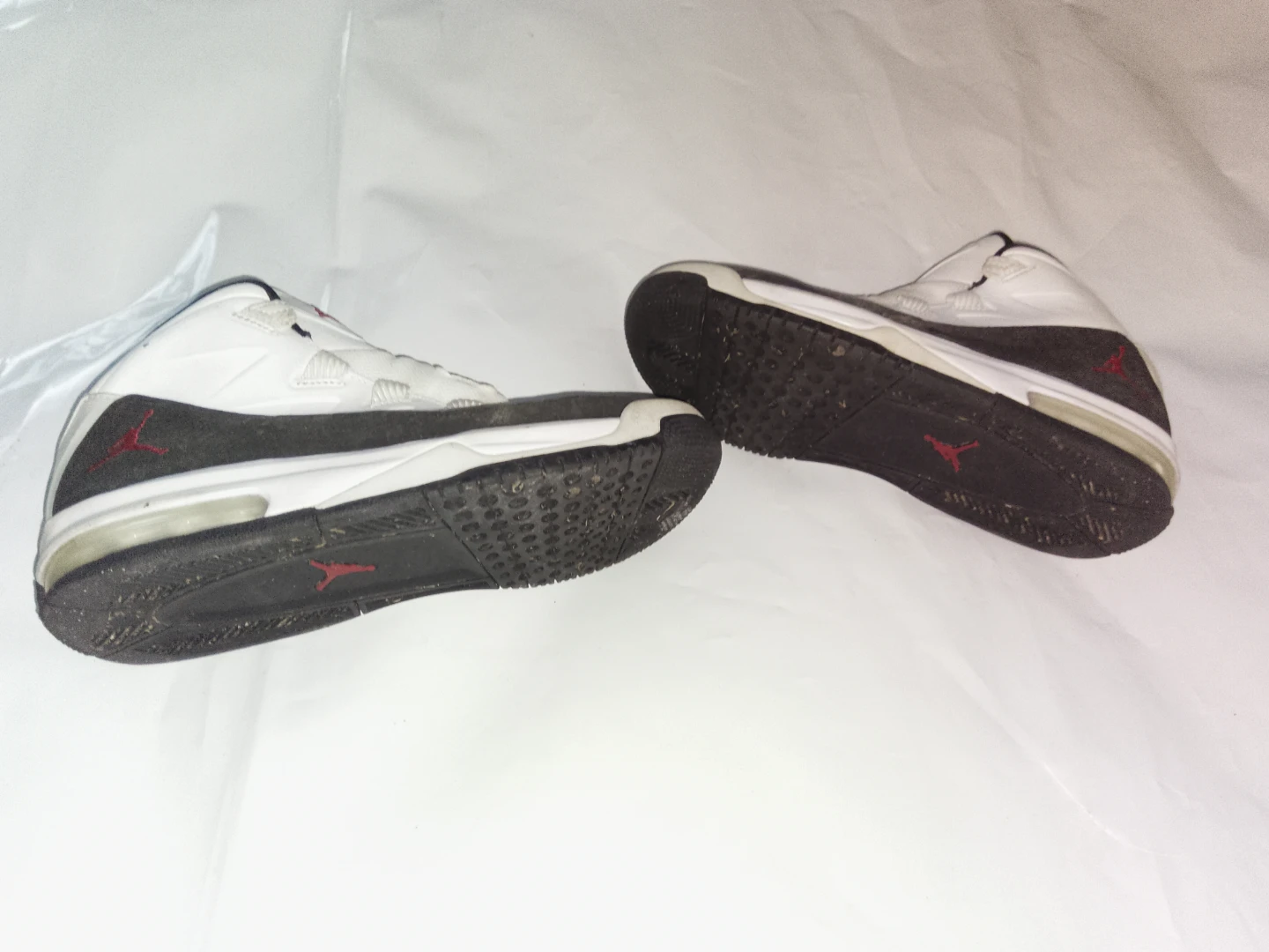 Air Jordan Sneakers size 6y - photo 4
