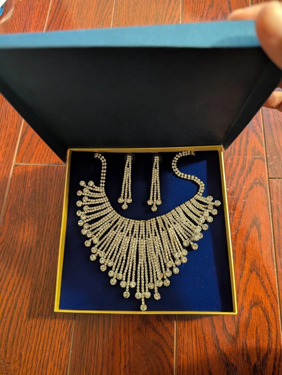 NEW Rhinestone Necklace and Earring Set