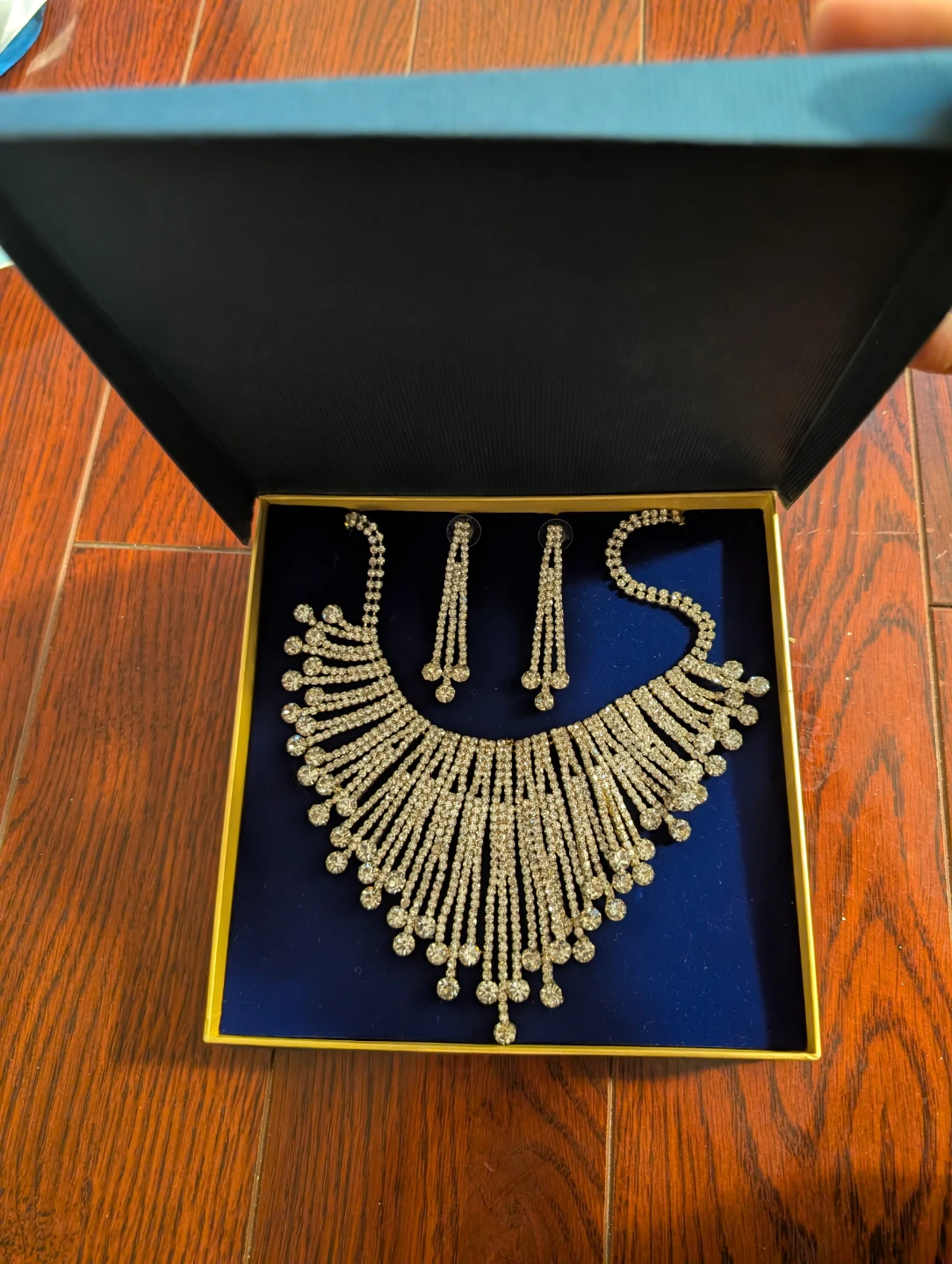 NEW Rhinestone Necklace and Earring Set - photo 4