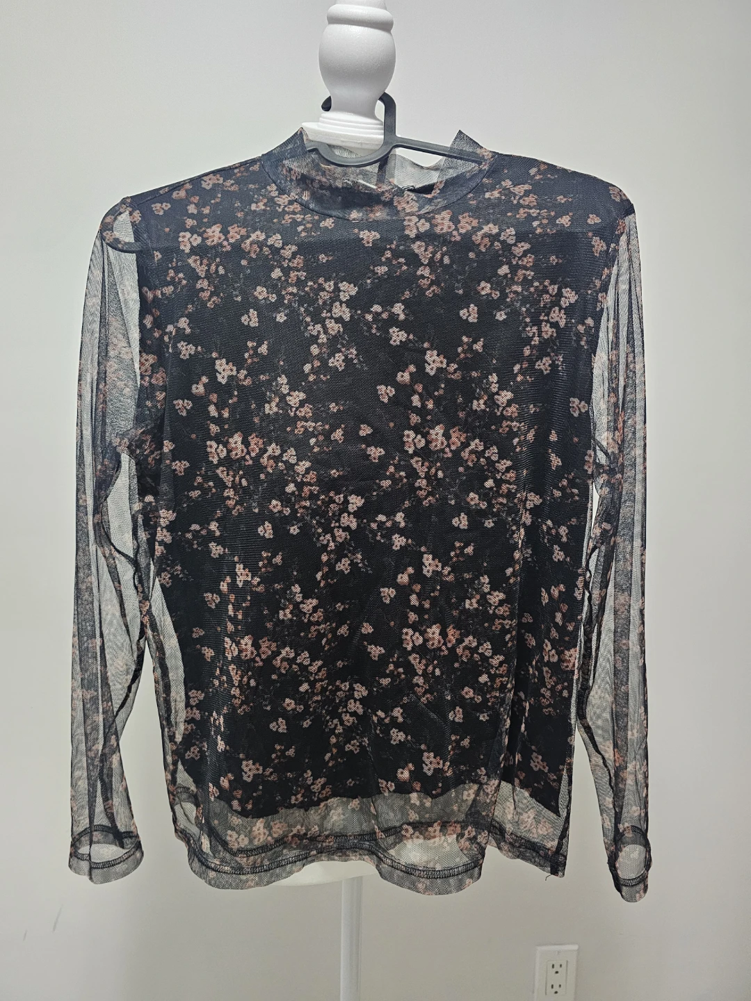 Sheer Floral Long Sleeve Top ⚽️