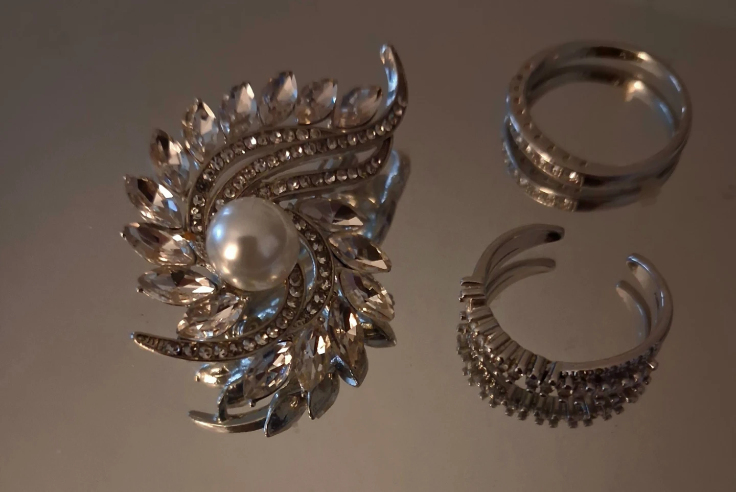 Rhinestone Pearl Brooch and Rings Set
