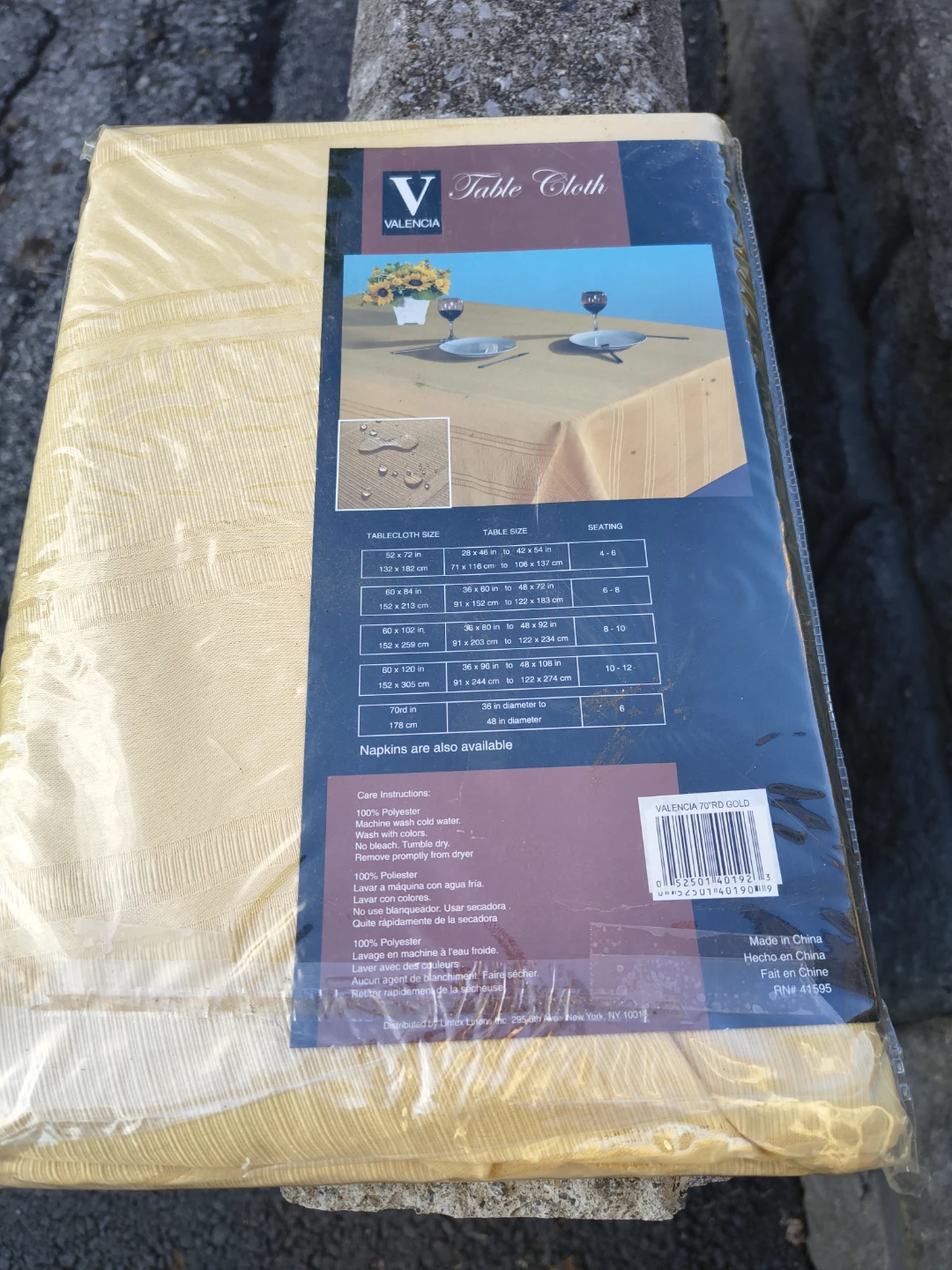 Valencia table cloth 70 inch round gold - photo 2