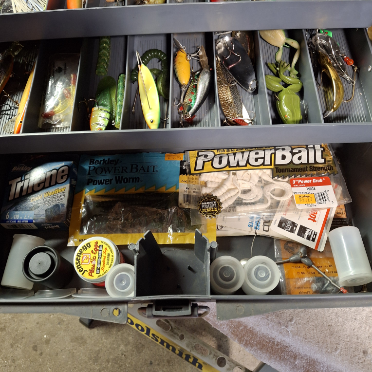 Woodstream Ergo Tackle Box with Fishing Lures - photo 2