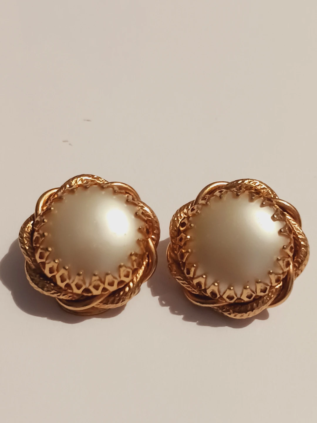 Charming Vintage Pearl Clip-On Earrings - photo 2