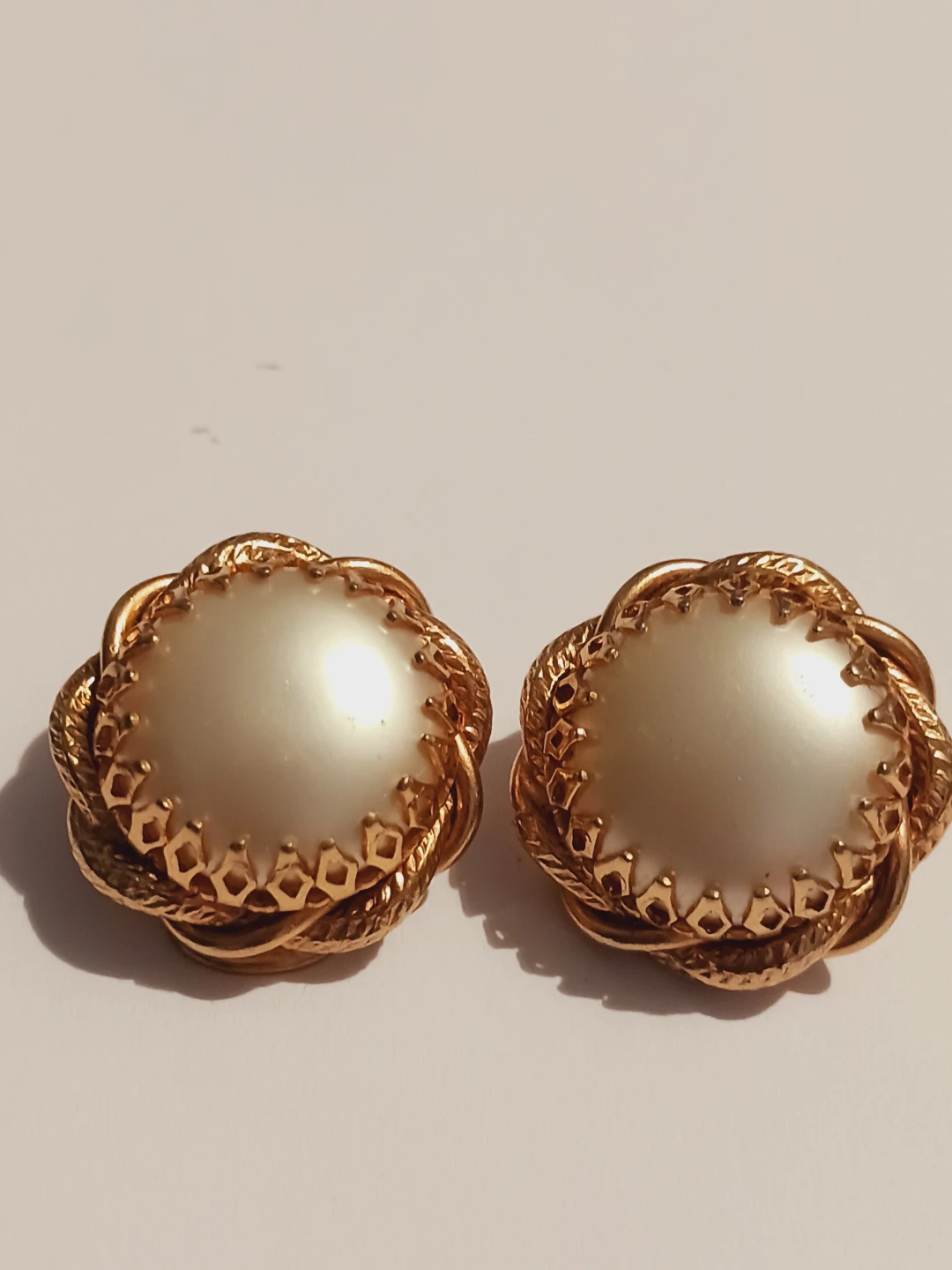 Charming Vintage Pearl Clip-On Earrings - photo 3