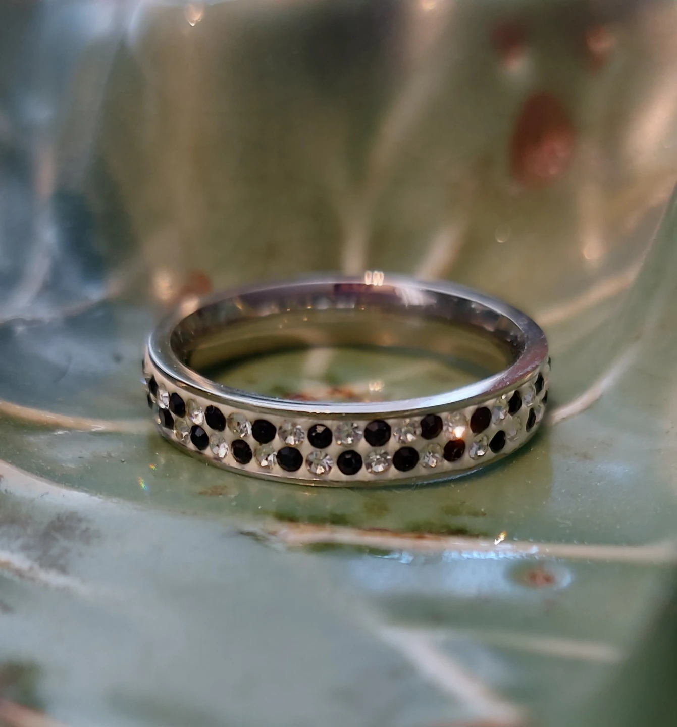 Ring with Black and Clear Stones size 8-9 - photo 2