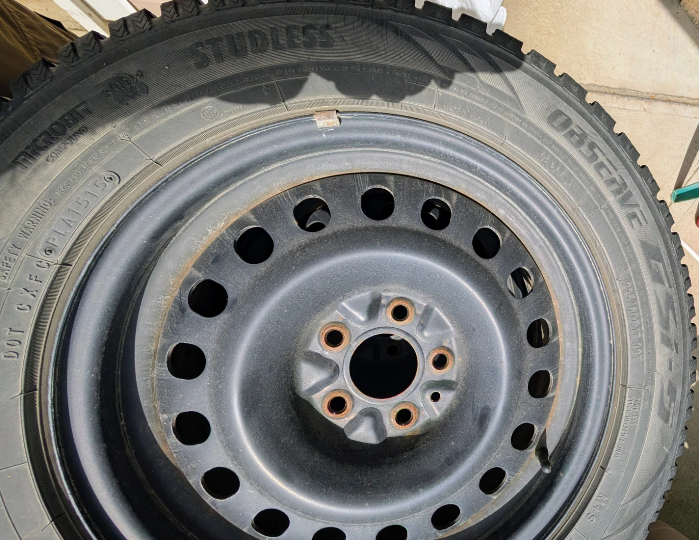 Set of 4 Toyo Observe G3-Ice Winter Tires with Rims - photo 5