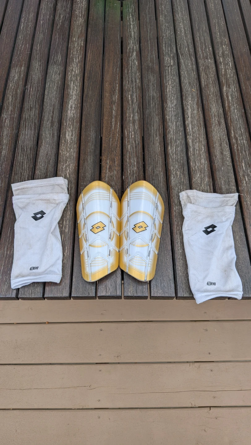 Lotto soccer shin pads - photo 4