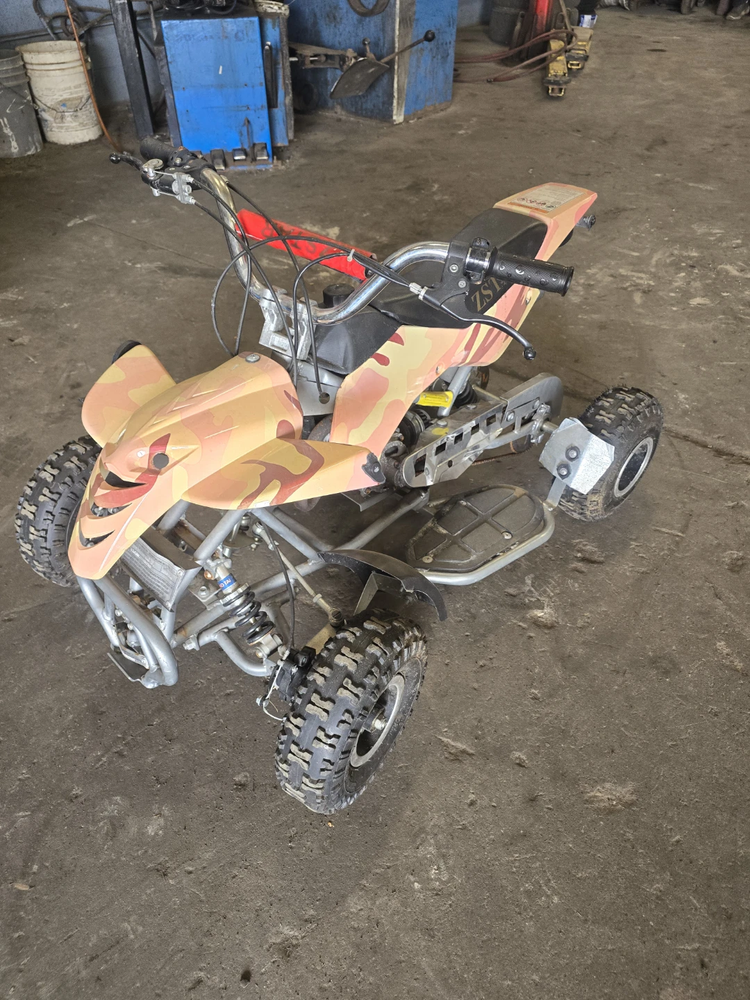 Kids Camo ATV 49 cc 2 Stroke (Not Running. Carb)
