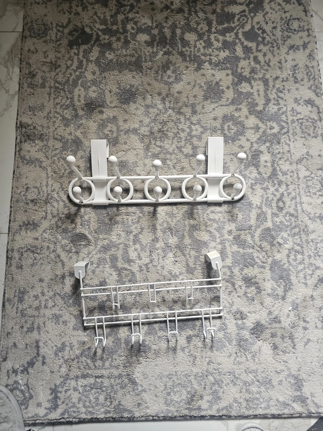 Set of 2 White Over-the-Door Hooks - photo 2