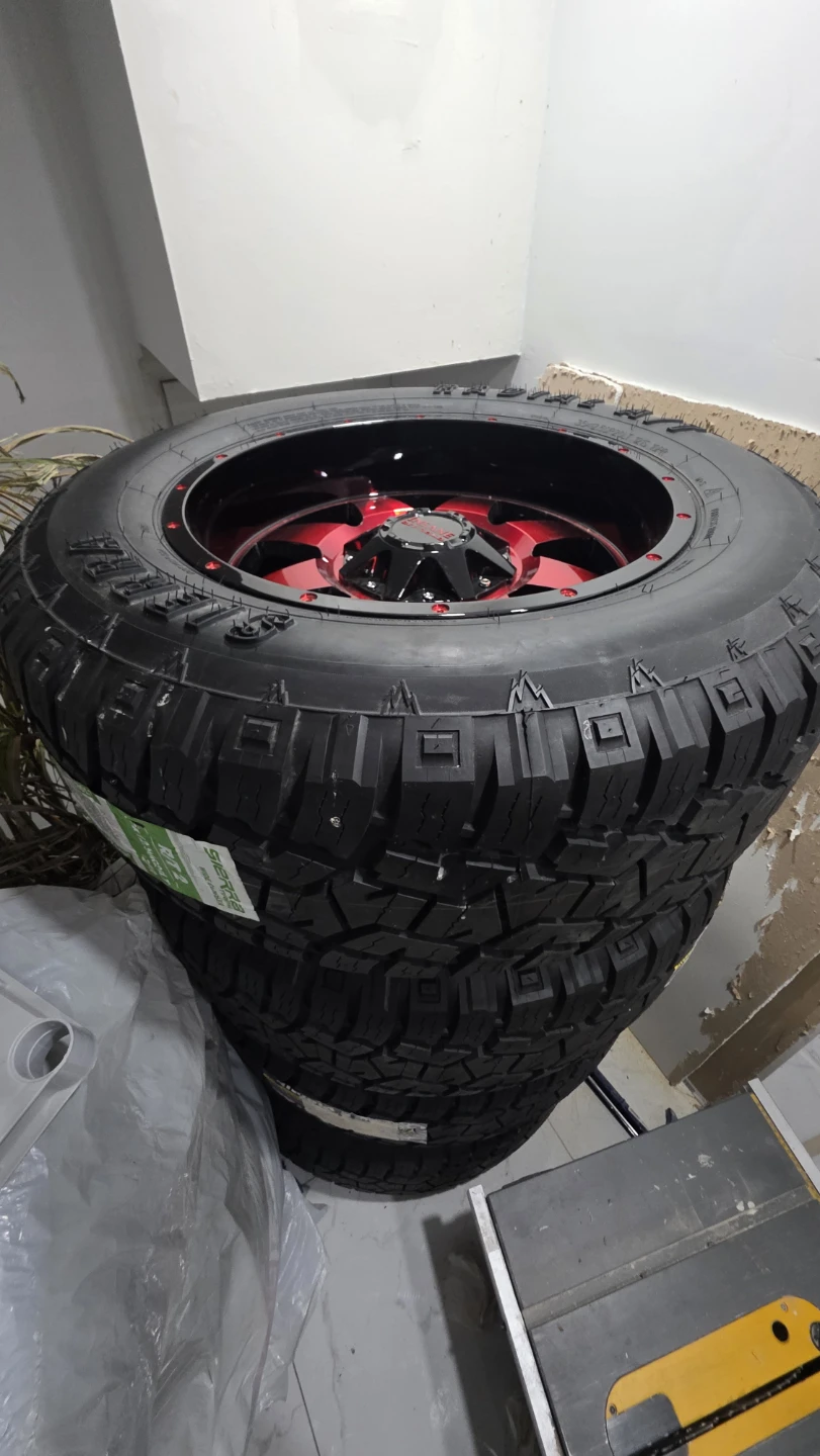 SIERRA RT2 Wide Climber Fat Tires