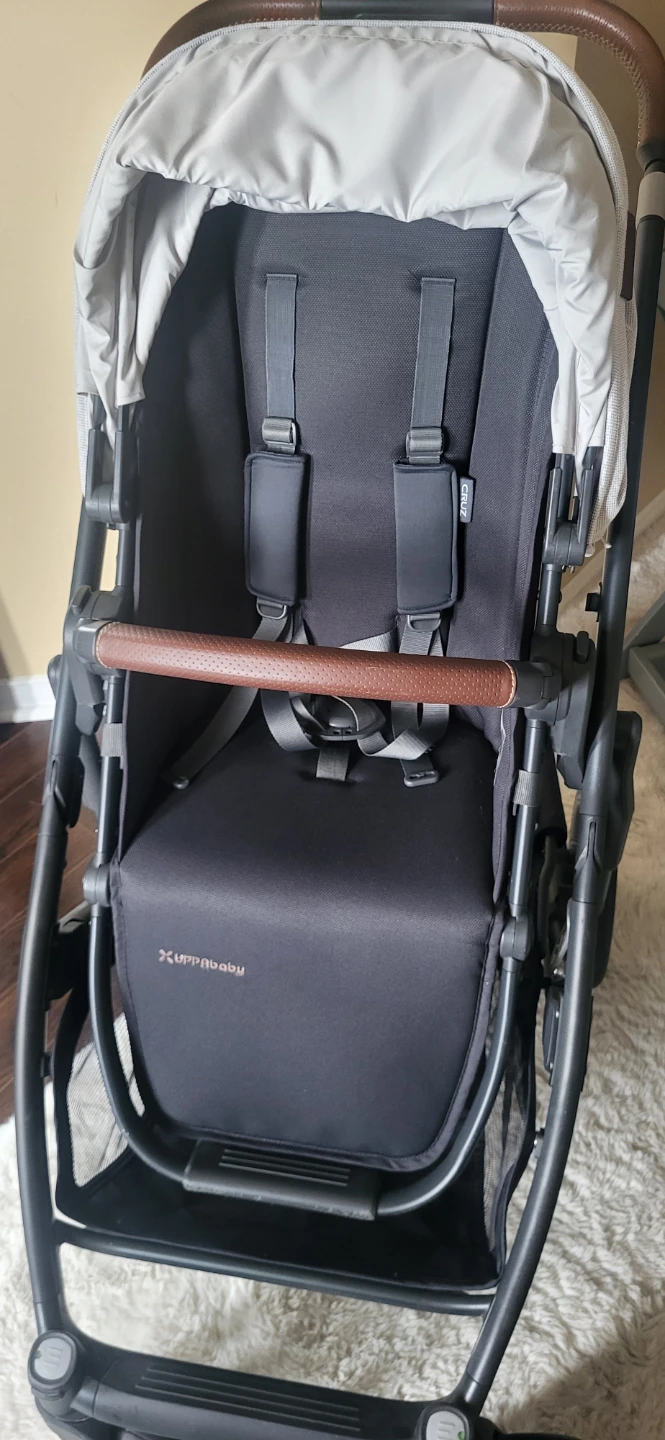 V2 UPPAbaby  Cruz Stroller with bassinet and stand - photo 5
