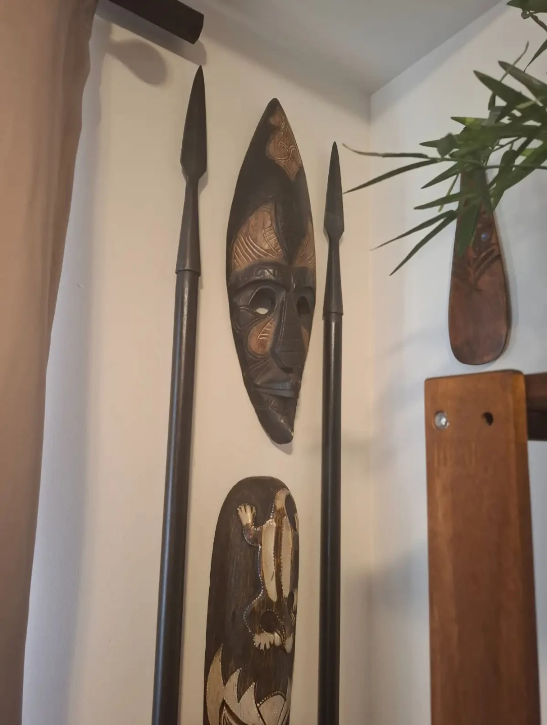 Decorative Tribal Masks and Spears Wall Display - photo 2