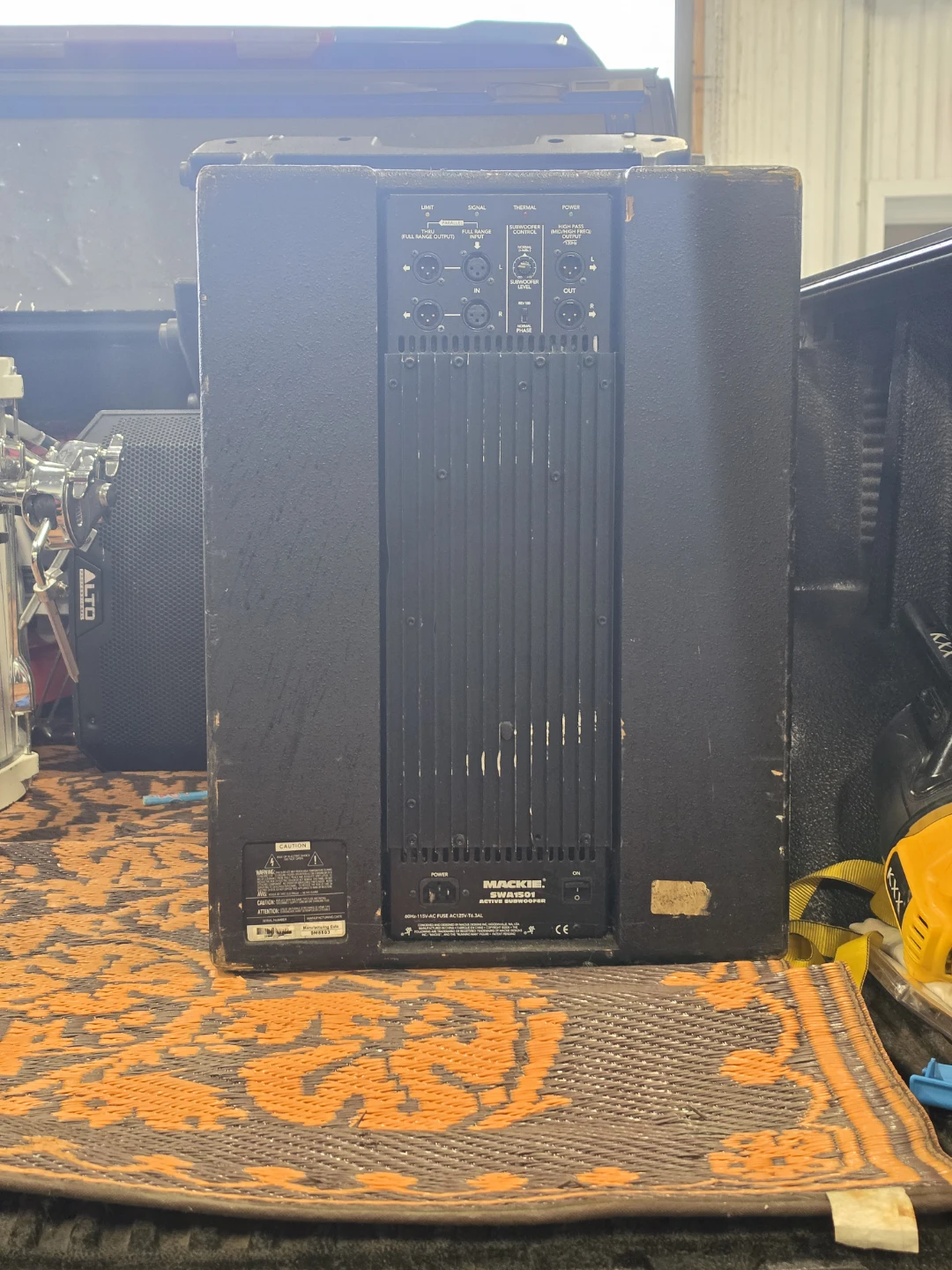 Mackie subwoofer - photo 2