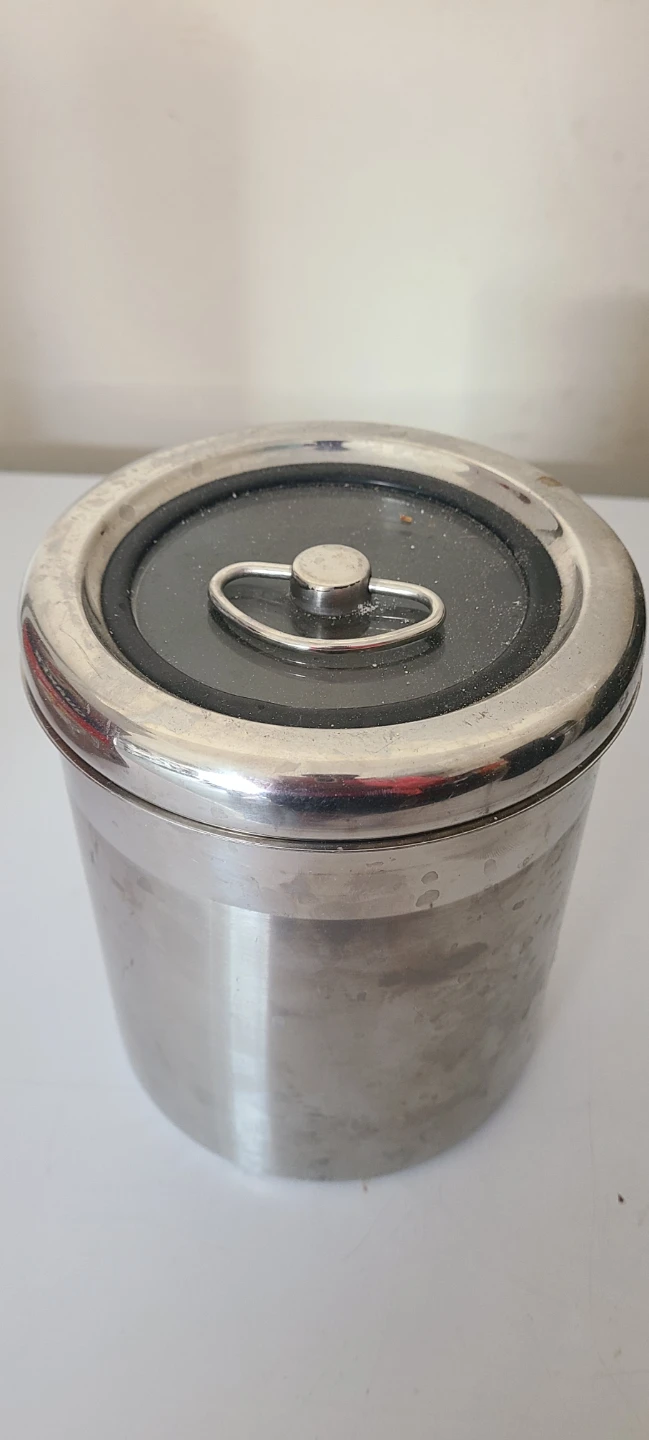 Metal jar