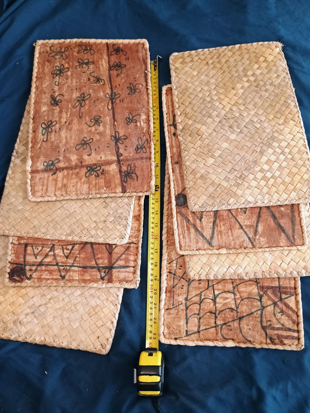 ⚽  8 Woven Australian Placemats with Hand-Painted Designs - photo 2
