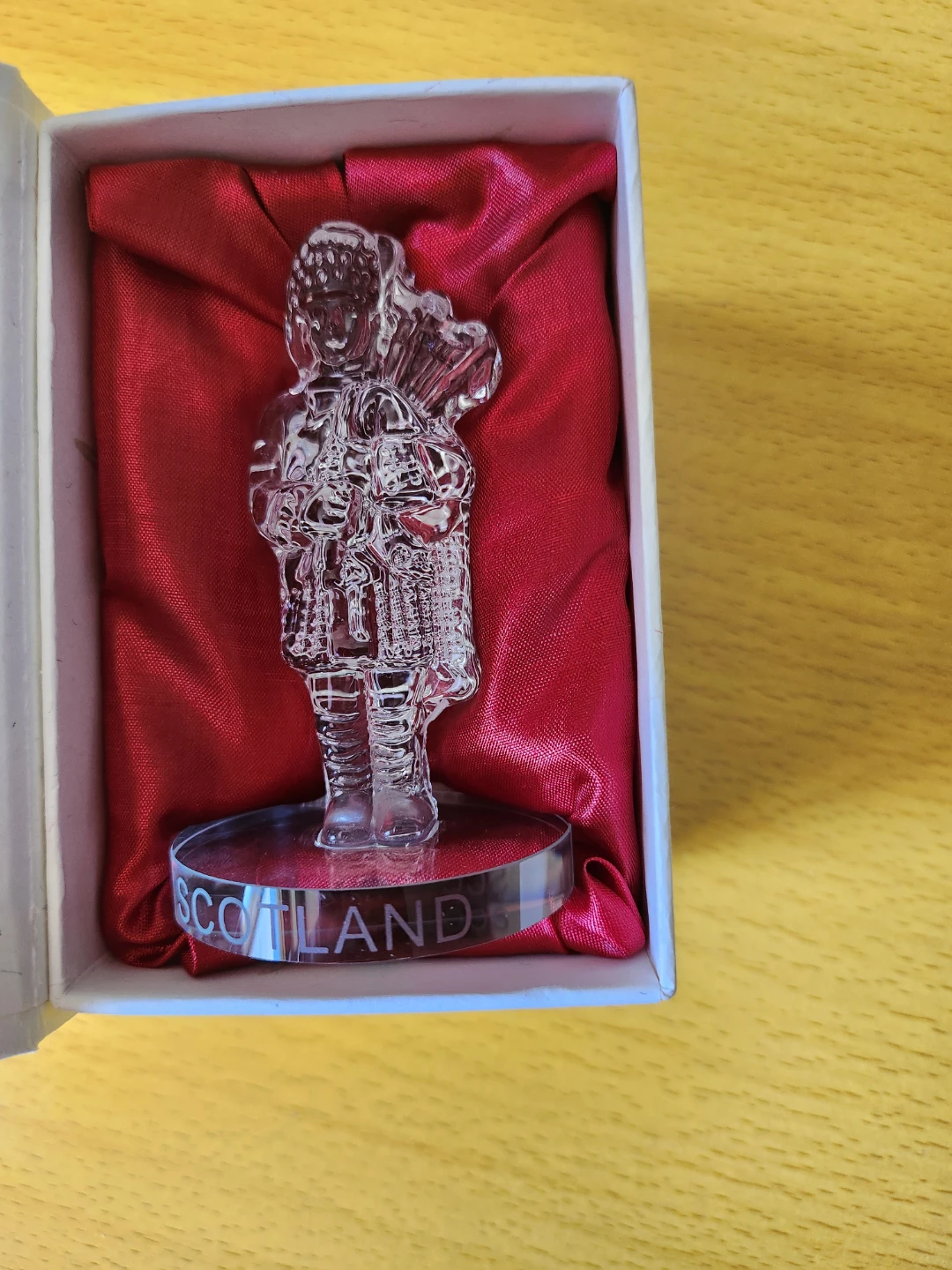 Burns Crystal Scottish Piper Figurine - photo 3