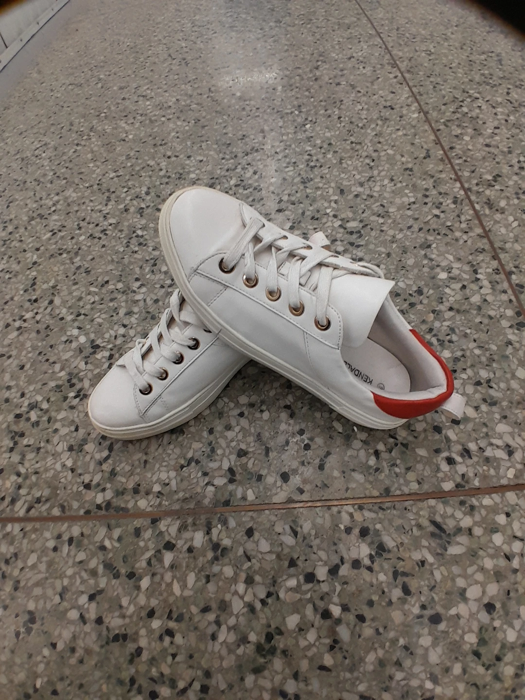 White Kendall & Kylie Sneakers Men's Size 8.5 - photo 2
