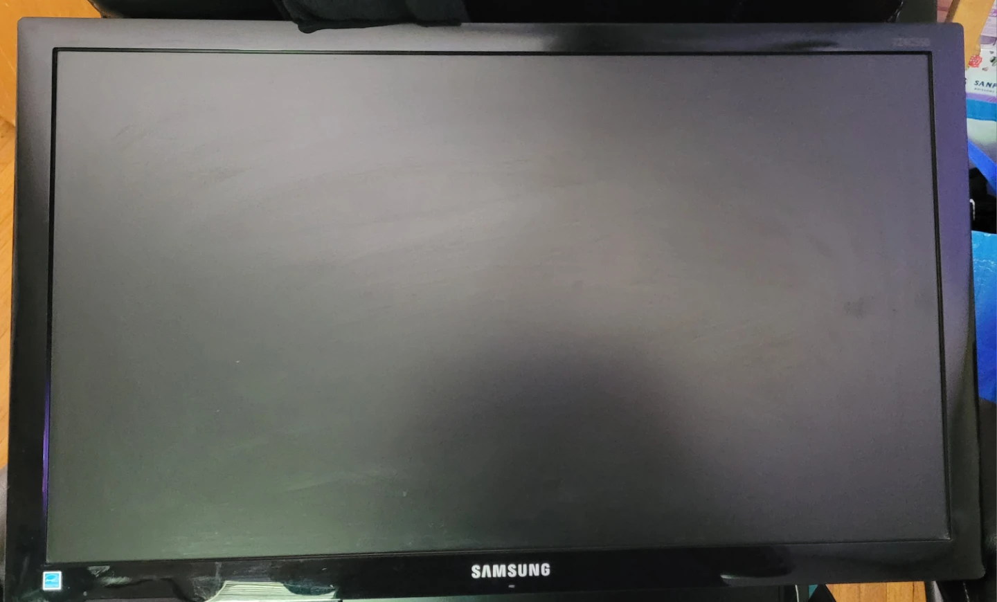 FIVE 24" LCD Monitor: Samsung, Acer, Benq - photo 3