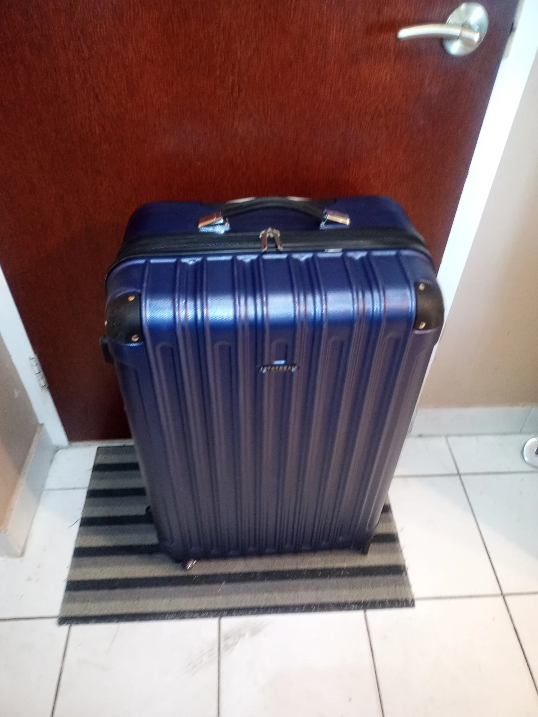 Jet Stream Luggage With Swivel Wheels
