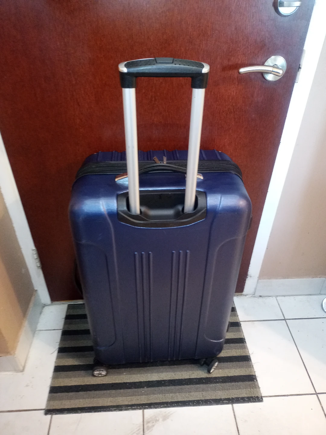 Jet Stream Luggage With Swivel Wheels - photo 5
