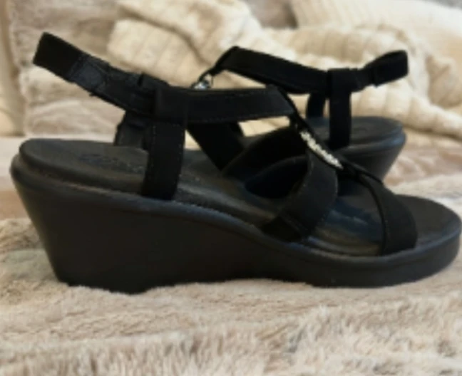 Skechers Black Wedge Sandals - photo 4