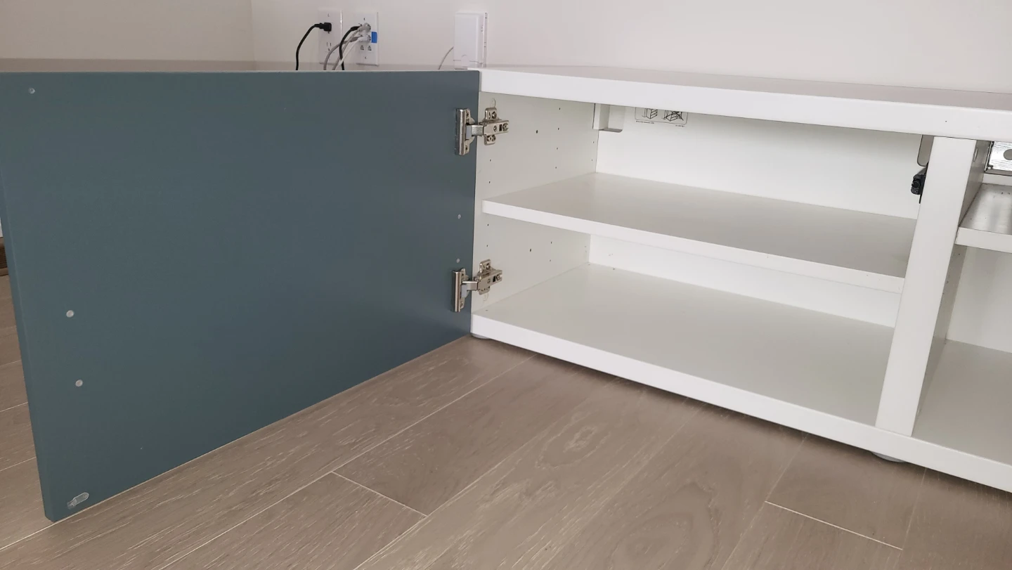 IKEA Besta TV Unit (3-Door) – Excellent Condition - photo 4