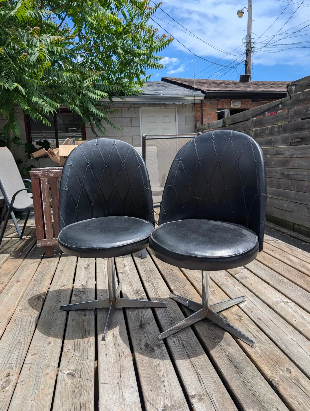 Pair of Black Swivel Chairs - photo 2