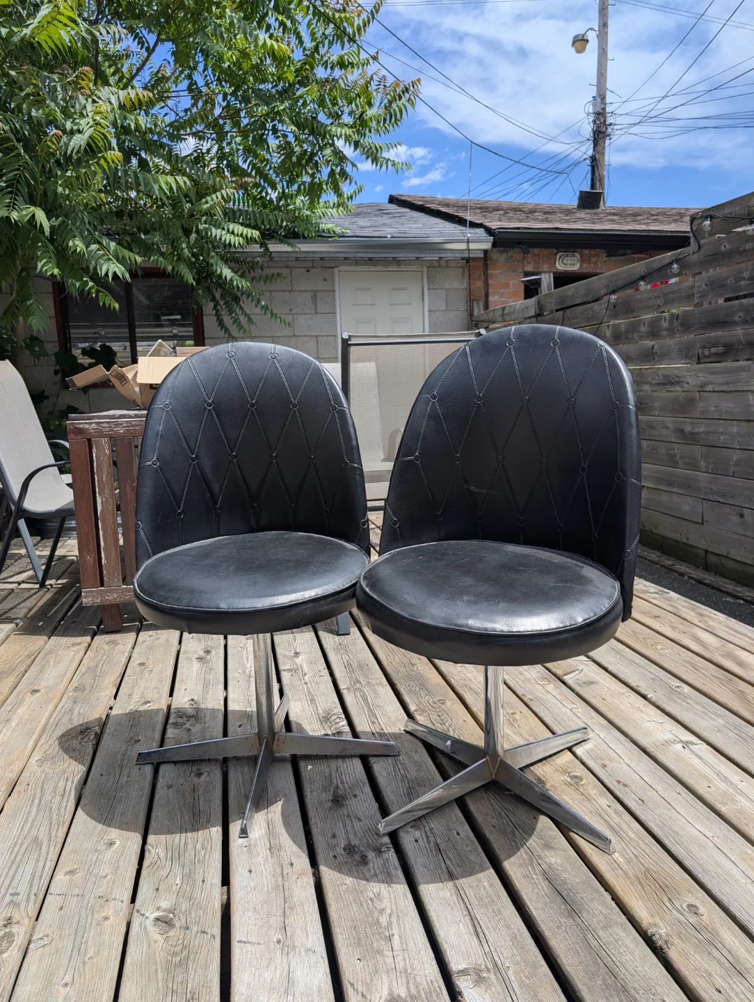 Pair of Black Swivel Chairs - photo 3