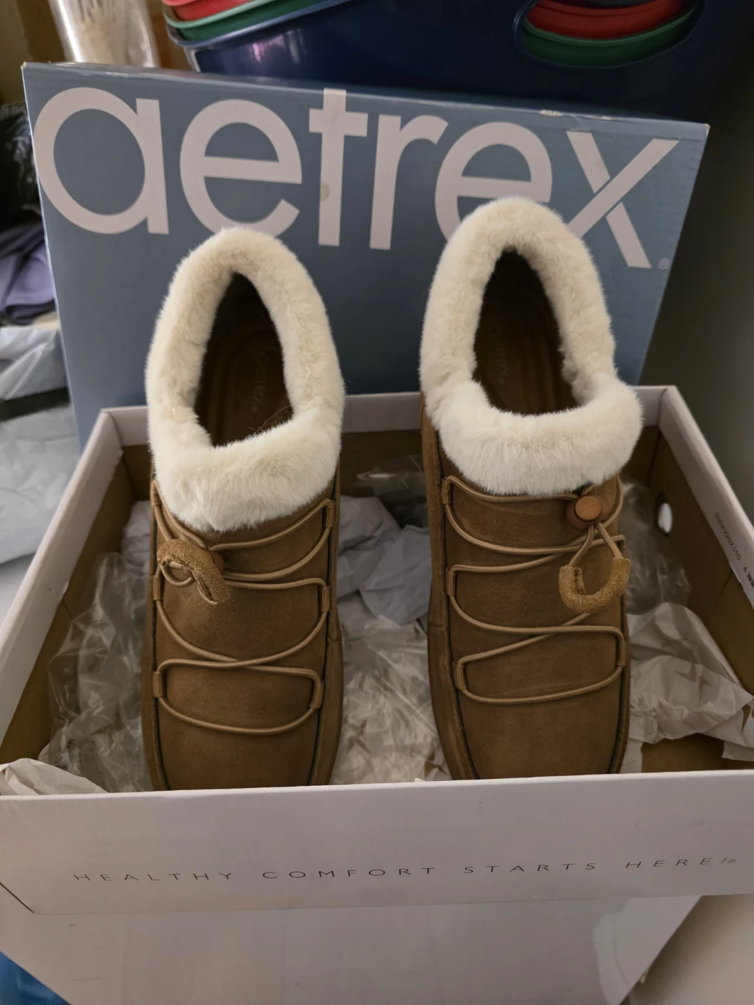 Aetrex Women's Tan Suede Fur Lined Clogs