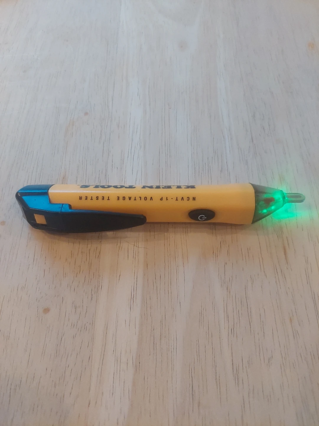 Klein Tools NCVT-1P Voltage Tester - photo 3