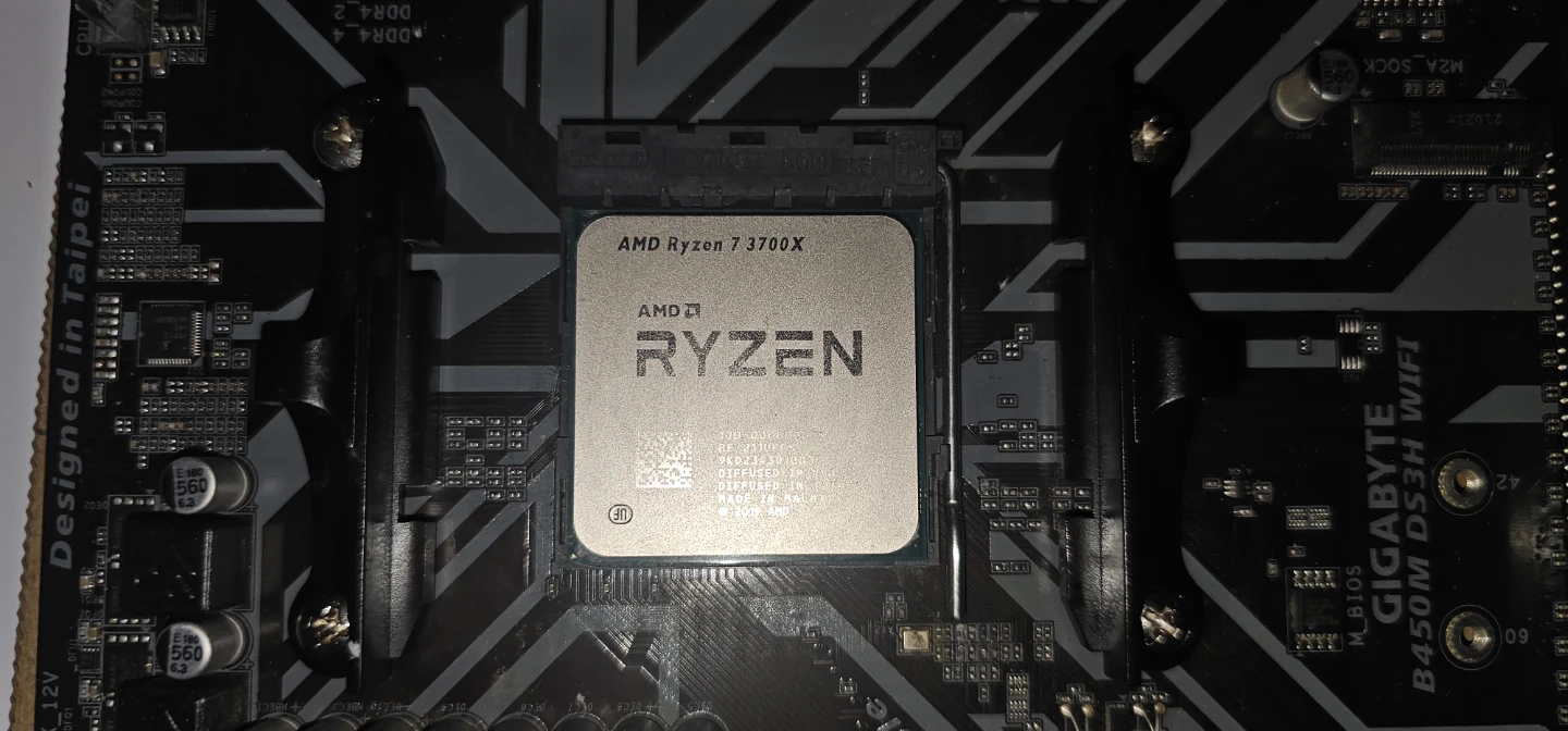 AMD Ryzen 7 3700X Processor