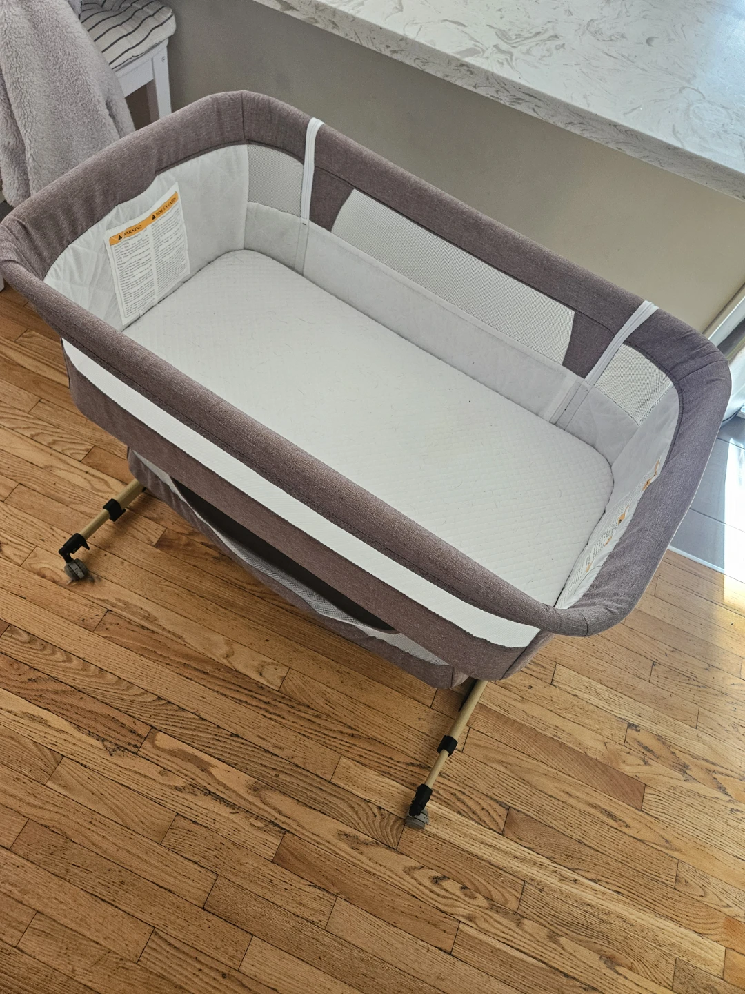 Baby bedside bassinet - photo 2
