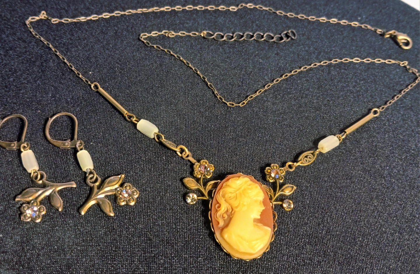 Cameo Necklace and Earring Set - photo 2