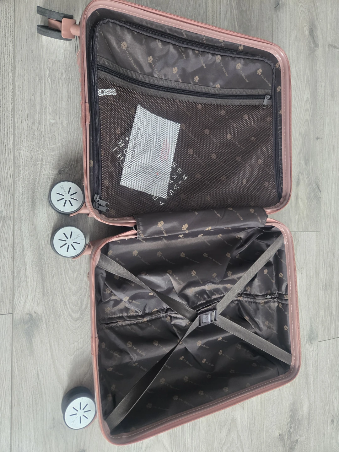 Rose Gold Hard-Shell Carry-On Suitcase 20 inch - photo 3