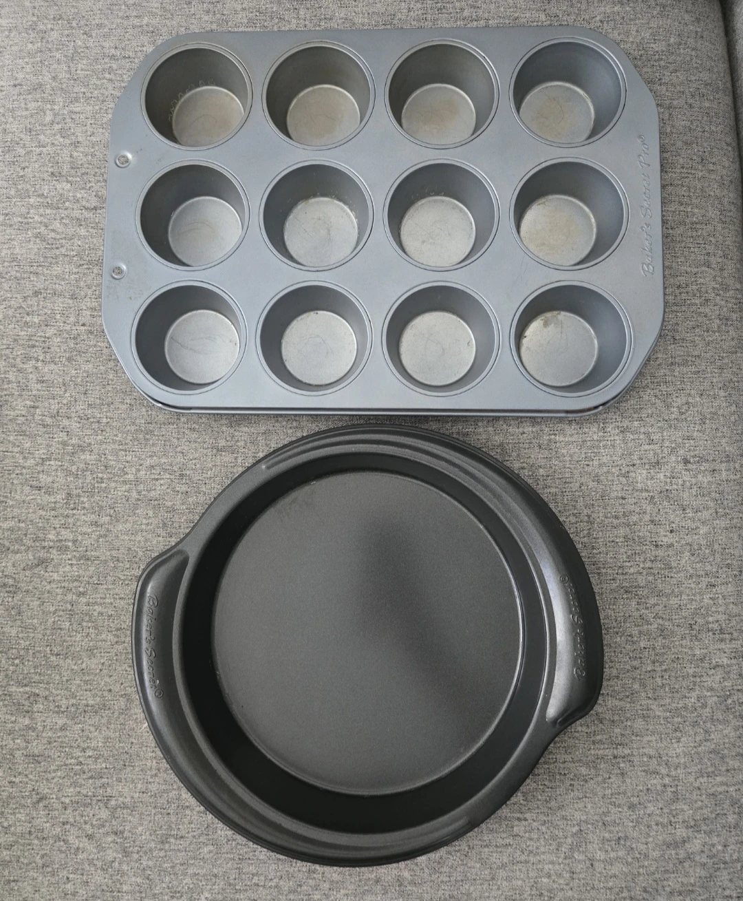 Baker's Secret Cake and Muffin Pan ⚽️