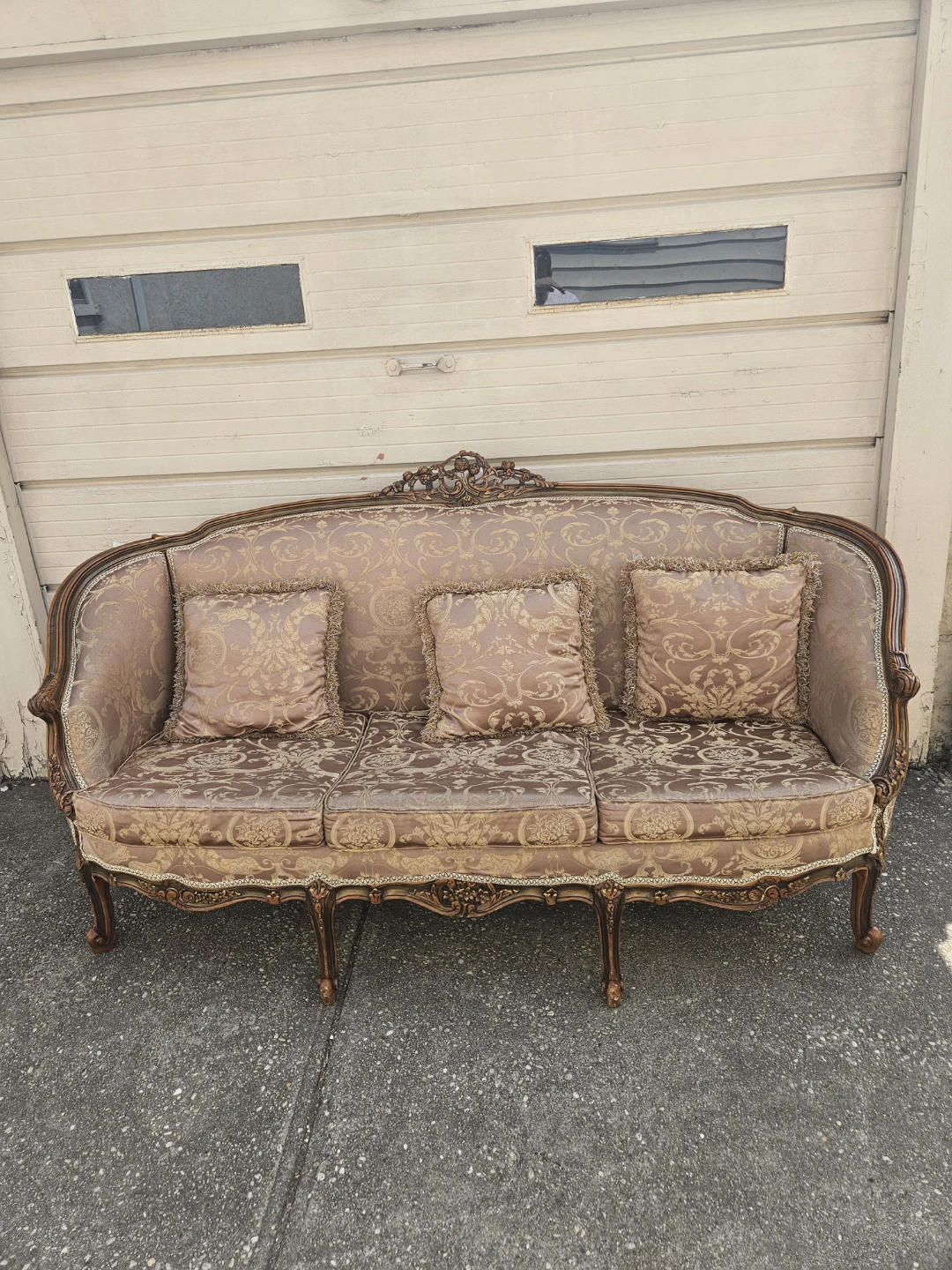 Beautiful louis xv style sofa and 2 chairs